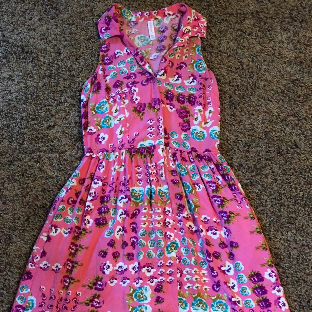 Short collared summer dress. Size small